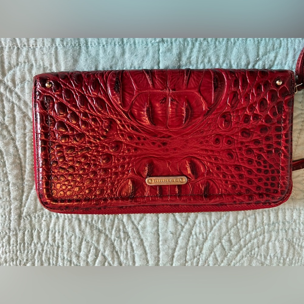 EUC  Brahmin long zippy wallet.